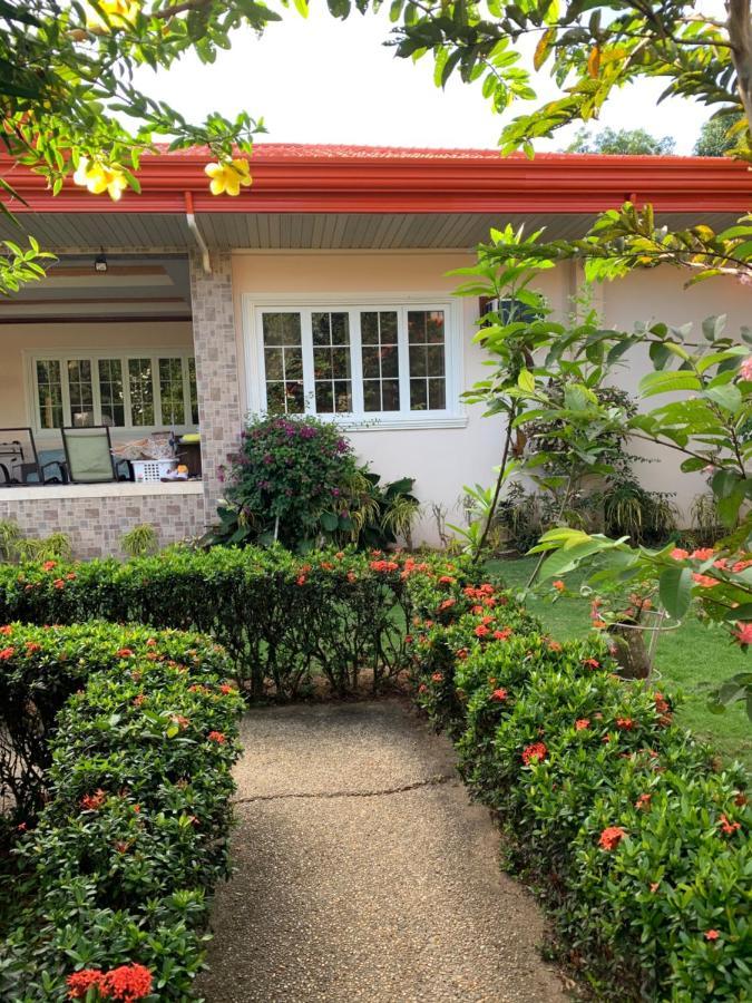 100m2, 2 yatak odalı, 1 banyolu Bungalov, Galas bölgesinde Dipolog Dış mekan fotoğraf